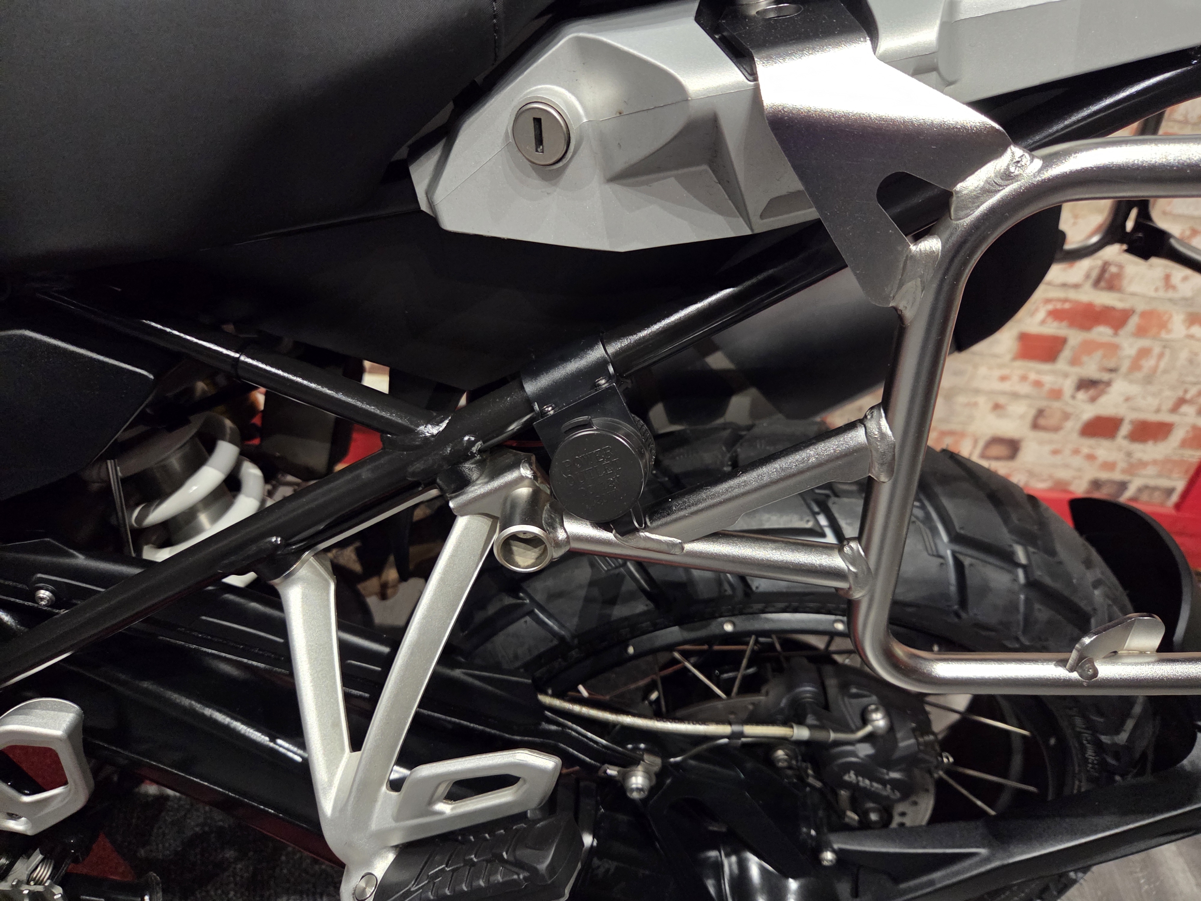 SOLD TO CLIENT FROM GEORGE- 2014 BMW GSA 1200, 1 OWNER BIKE, ONLY 26900km !! Top box, Racing blue — photo 21