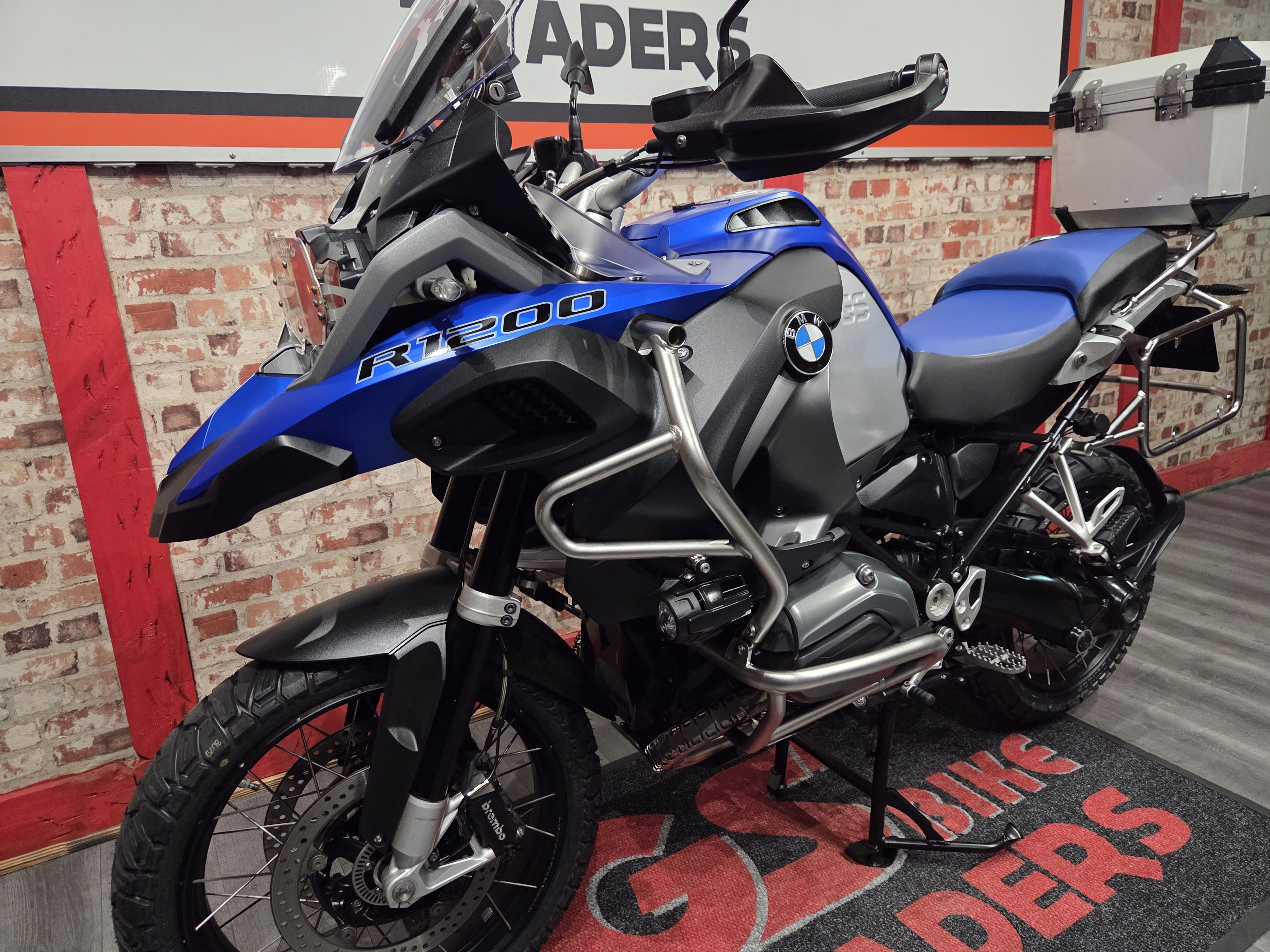 SOLD TO CLIENT FROM GEORGE- 2014 BMW GSA 1200, 1 OWNER BIKE, ONLY 26900km !! Top box, Racing blue — photo 19