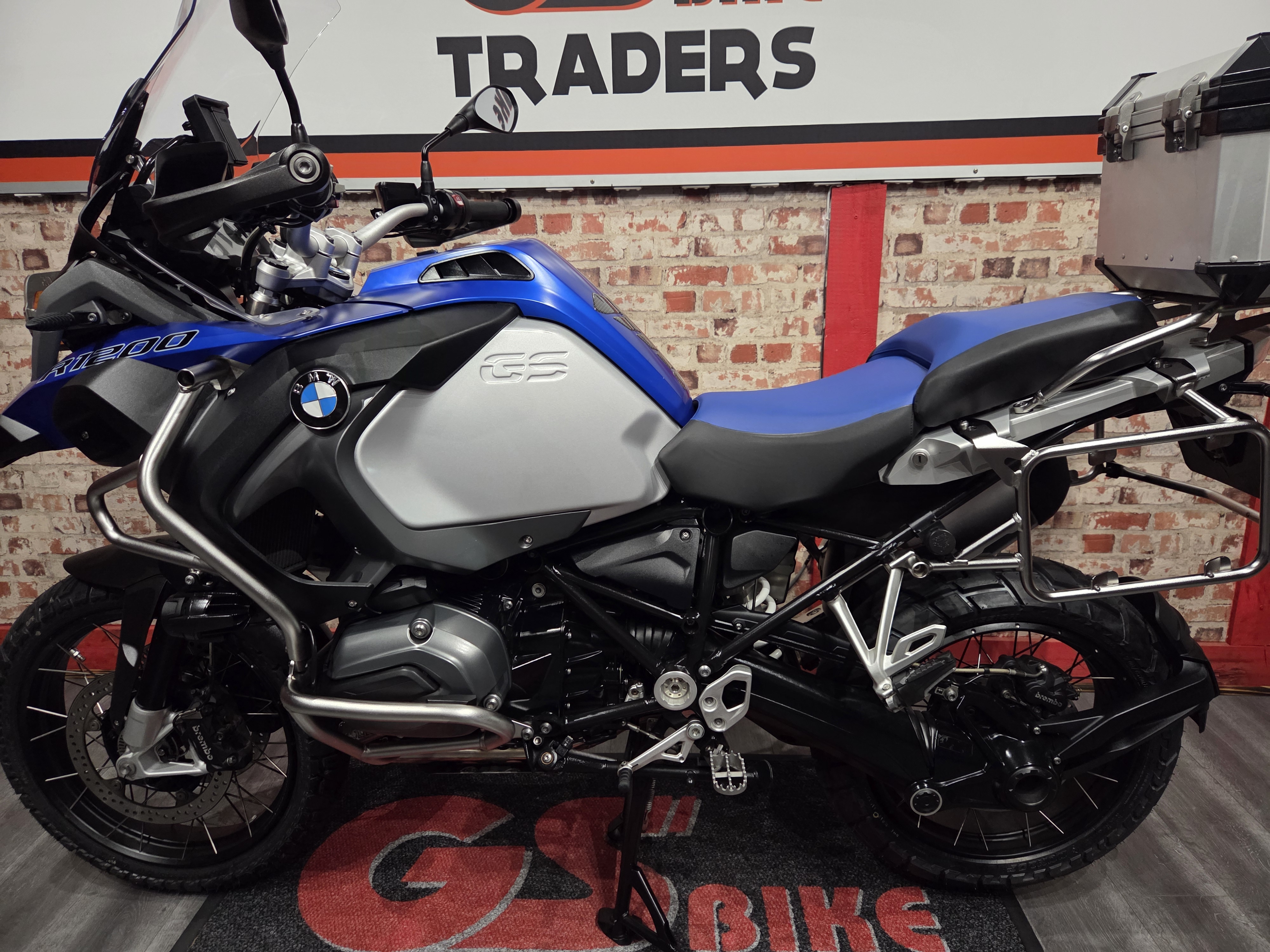 SOLD TO CLIENT FROM GEORGE- 2014 BMW GSA 1200, 1 OWNER BIKE, ONLY 26900km !! Top box, Racing blue — photo 16