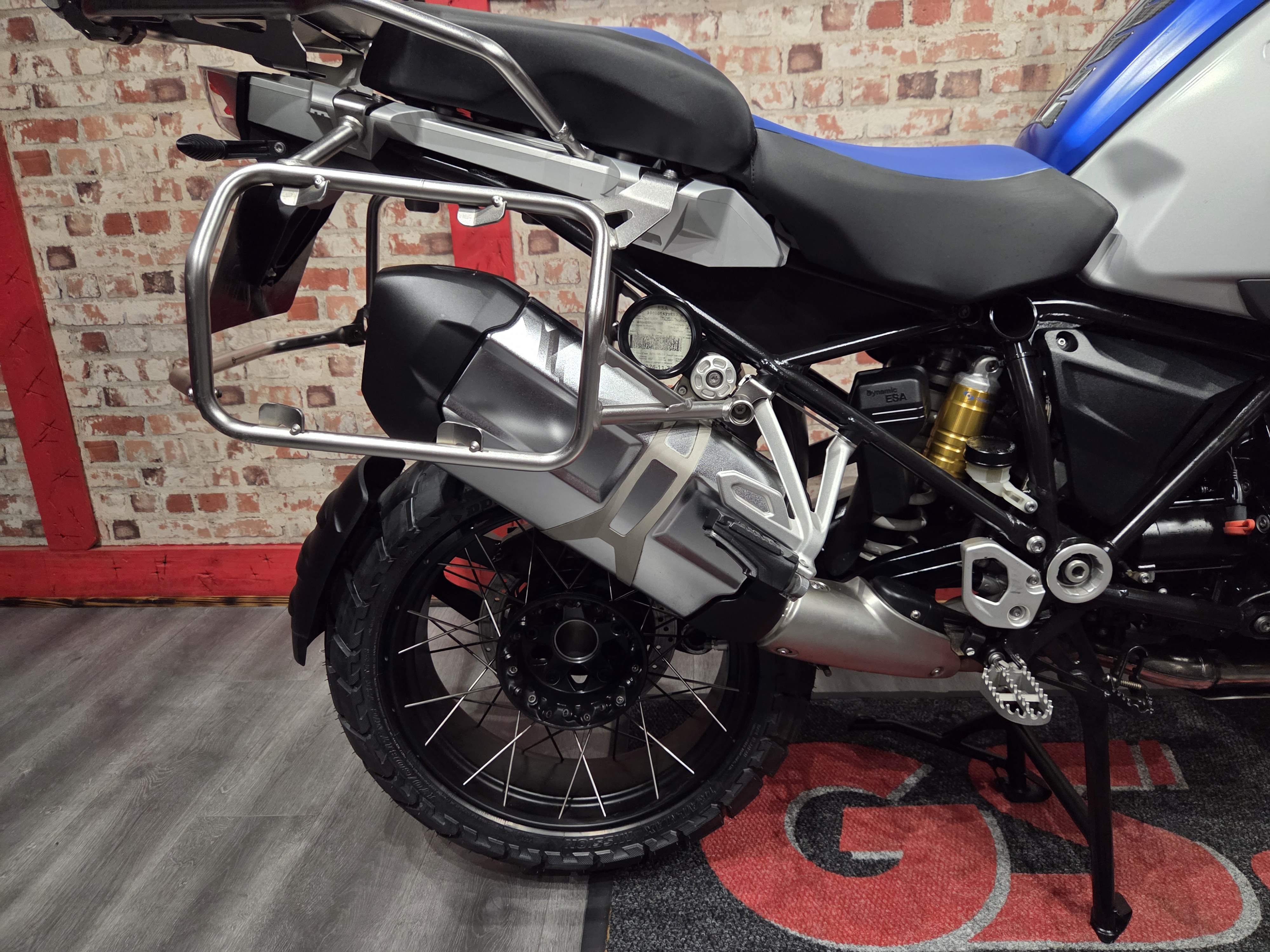 SOLD TO CLIENT FROM GEORGE- 2014 BMW GSA 1200, 1 OWNER BIKE, ONLY 26900km !! Top box, Racing blue — photo 8