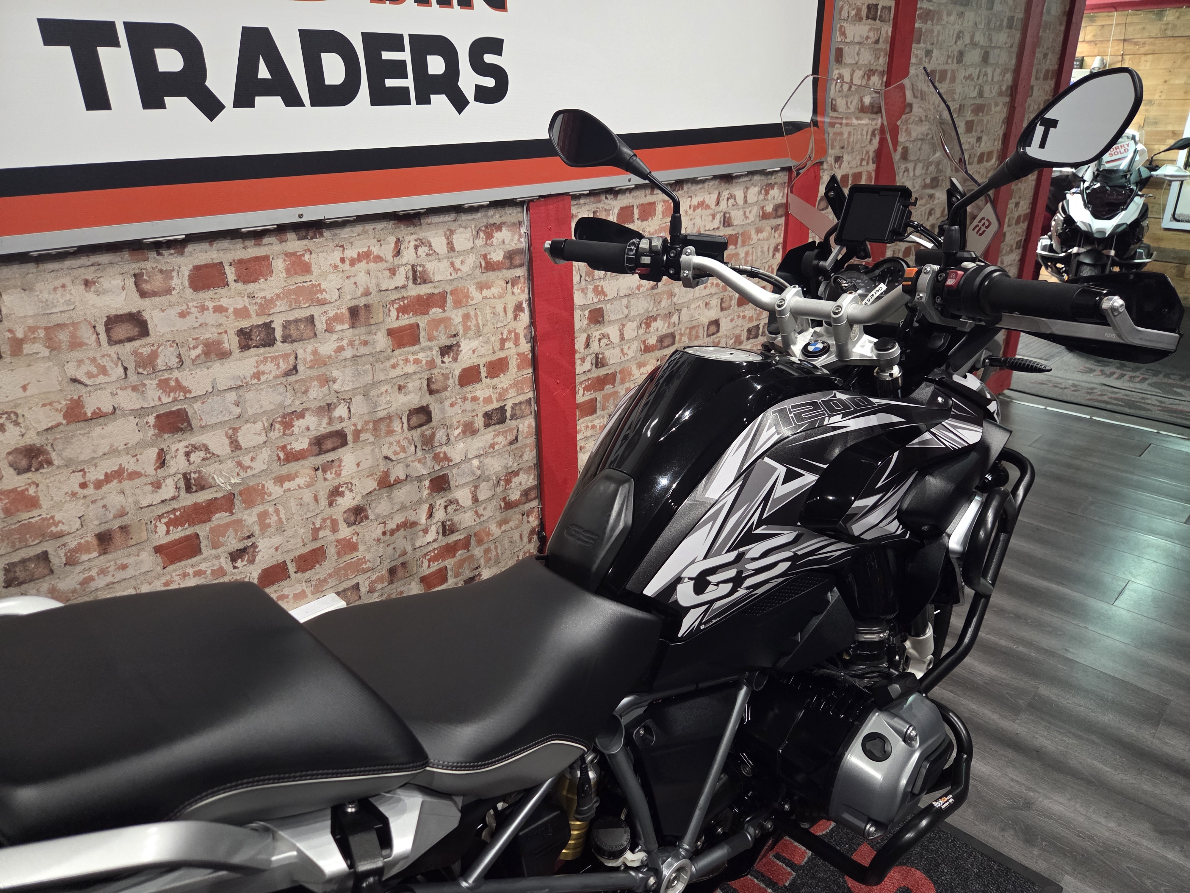 SOLD TO CLIENT FROM HERMANUS.... - 2016 BMW GS 1200, TRIPLE BLACK, ONLY 28000km, Top Box - SUPER STUNNING BIKE, LOADED WITH EXTRAS !!!! — photo 23