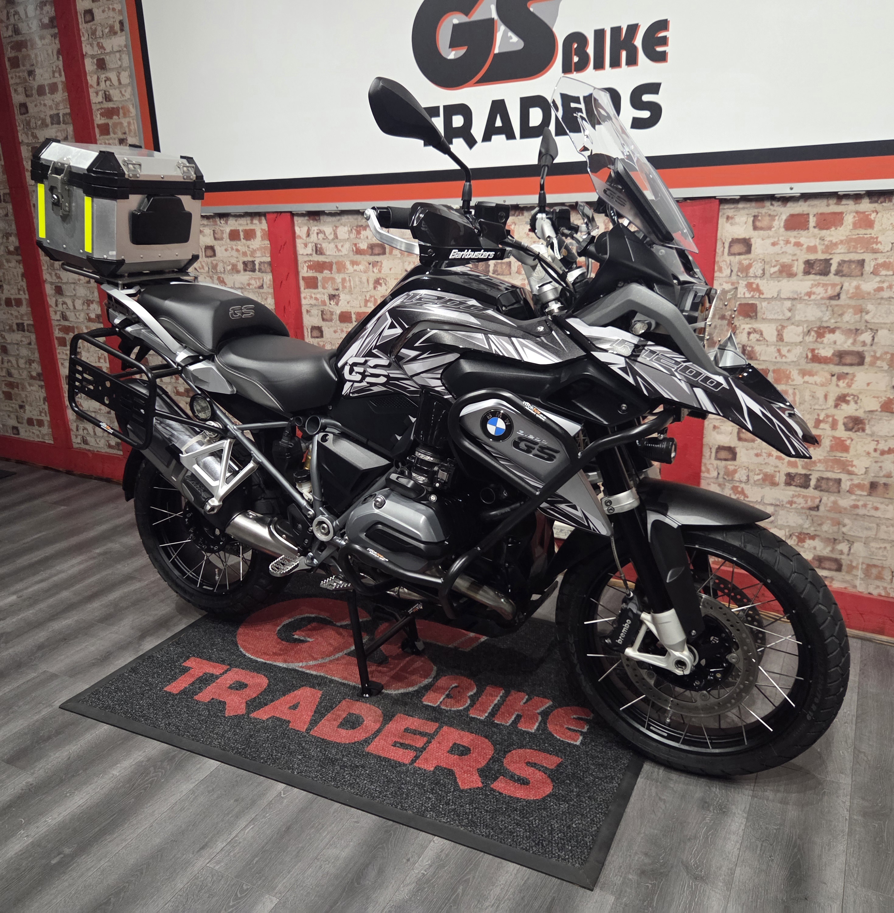 SOLD TO CLIENT FROM HERMANUS.... - 2016 BMW GS 1200, TRIPLE BLACK, ONLY 28000km, Top Box - SUPER STUNNING BIKE, LOADED WITH EXTRAS !!!! — photo 21