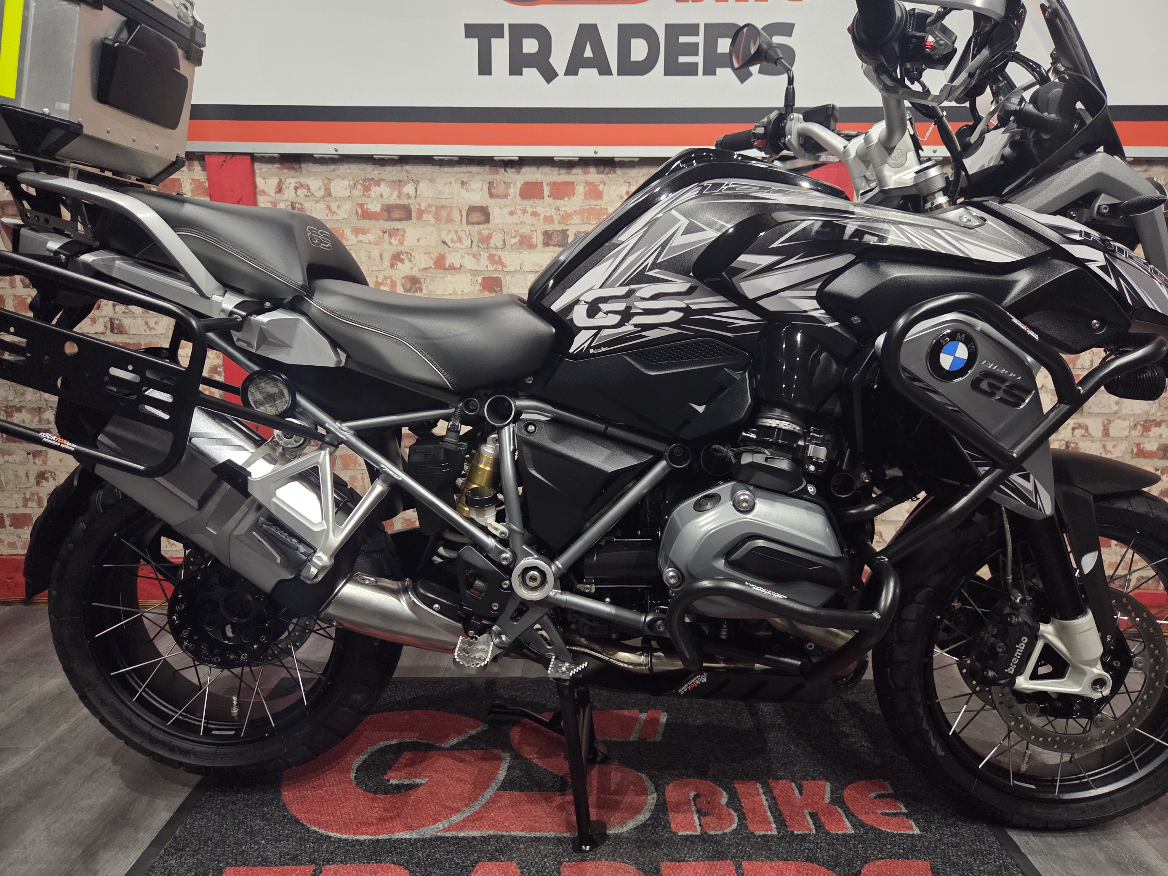 SOLD TO CLIENT FROM HERMANUS.... - 2016 BMW GS 1200, TRIPLE BLACK, ONLY 28000km, Top Box - SUPER STUNNING BIKE, LOADED WITH EXTRAS !!!! — photo 18