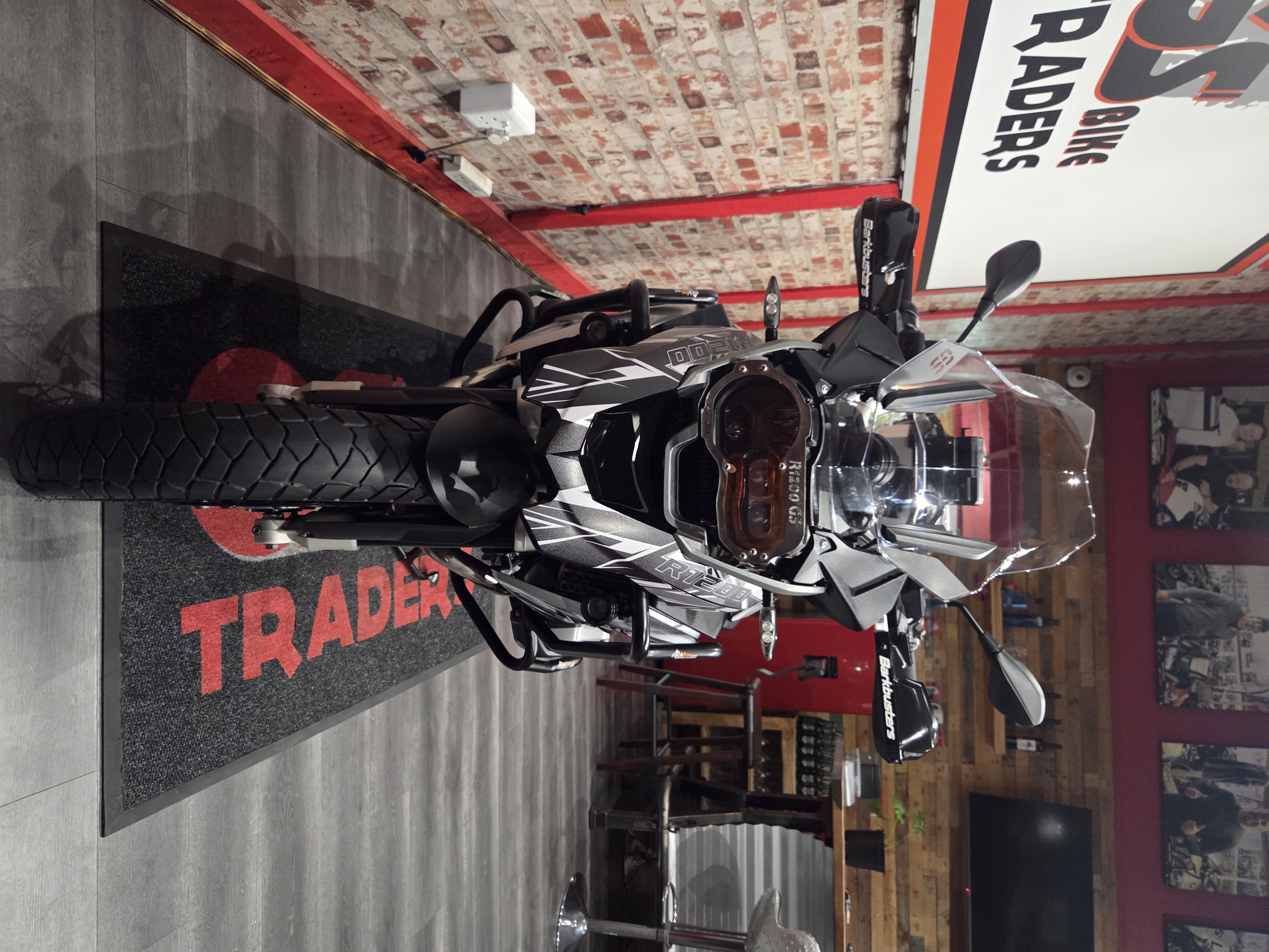 SOLD TO CLIENT FROM HERMANUS.... - 2016 BMW GS 1200, TRIPLE BLACK, ONLY 28000km, Top Box - SUPER STUNNING BIKE, LOADED WITH EXTRAS !!!! — photo 12