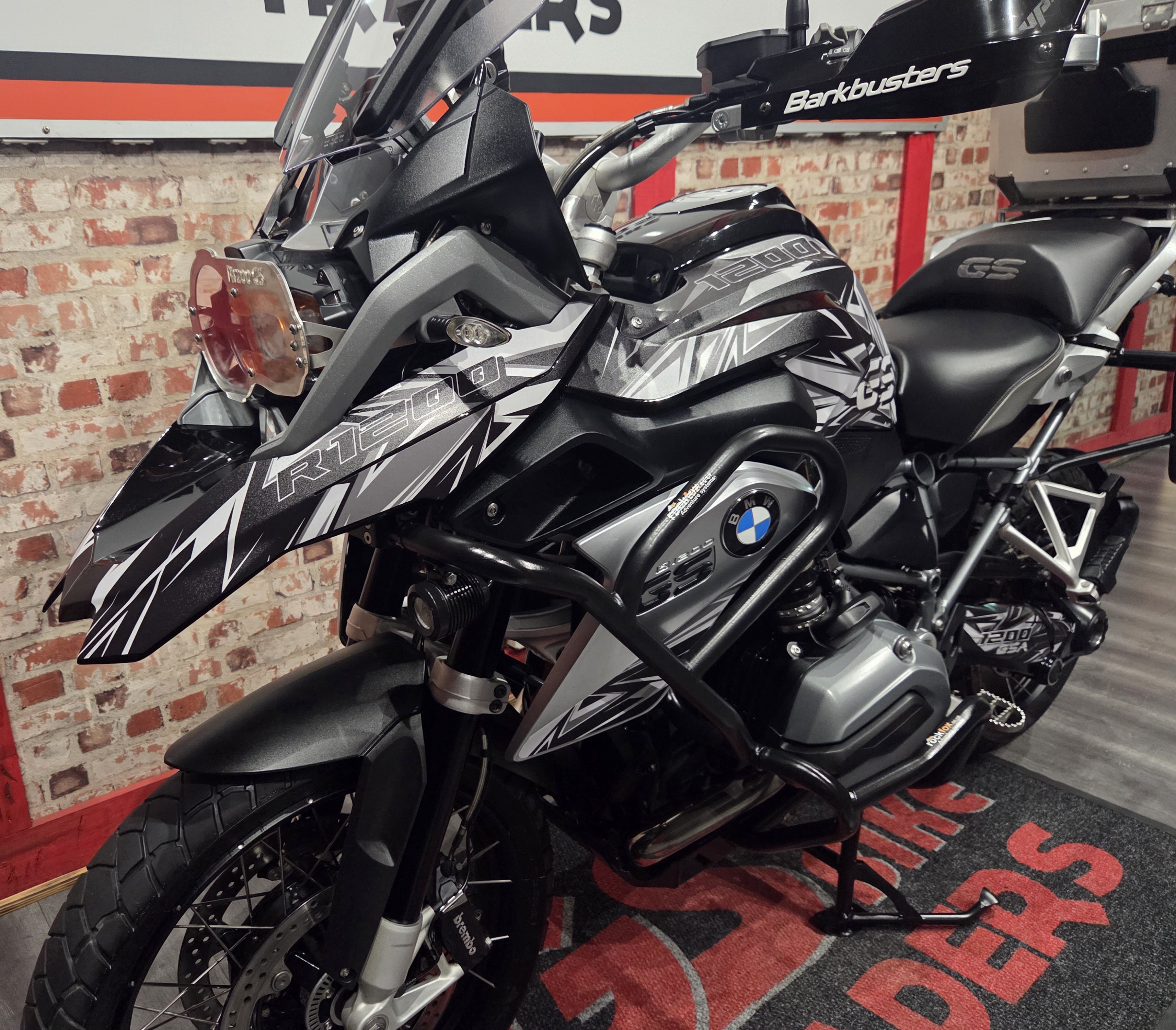 SOLD TO CLIENT FROM HERMANUS.... - 2016 BMW GS 1200, TRIPLE BLACK, ONLY 28000km, Top Box - SUPER STUNNING BIKE, LOADED WITH EXTRAS !!!! — photo 11