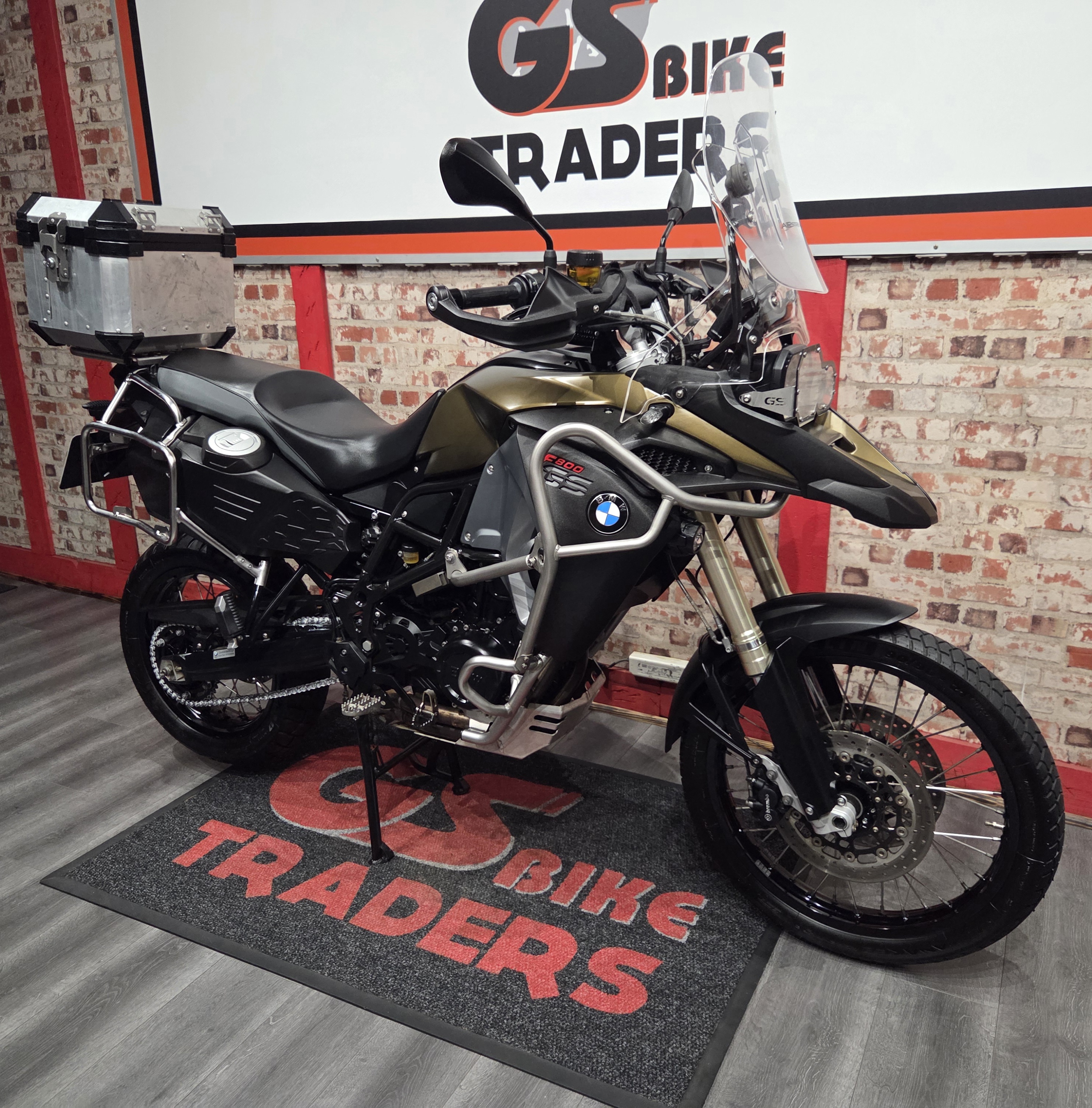 SOLD TO CLIENT FROM CALVINIA - 2016 BMW GSA 800, ONLY 33500km, 1 OWNER BIKE, KALAMATA, TOP BOX — photo 17