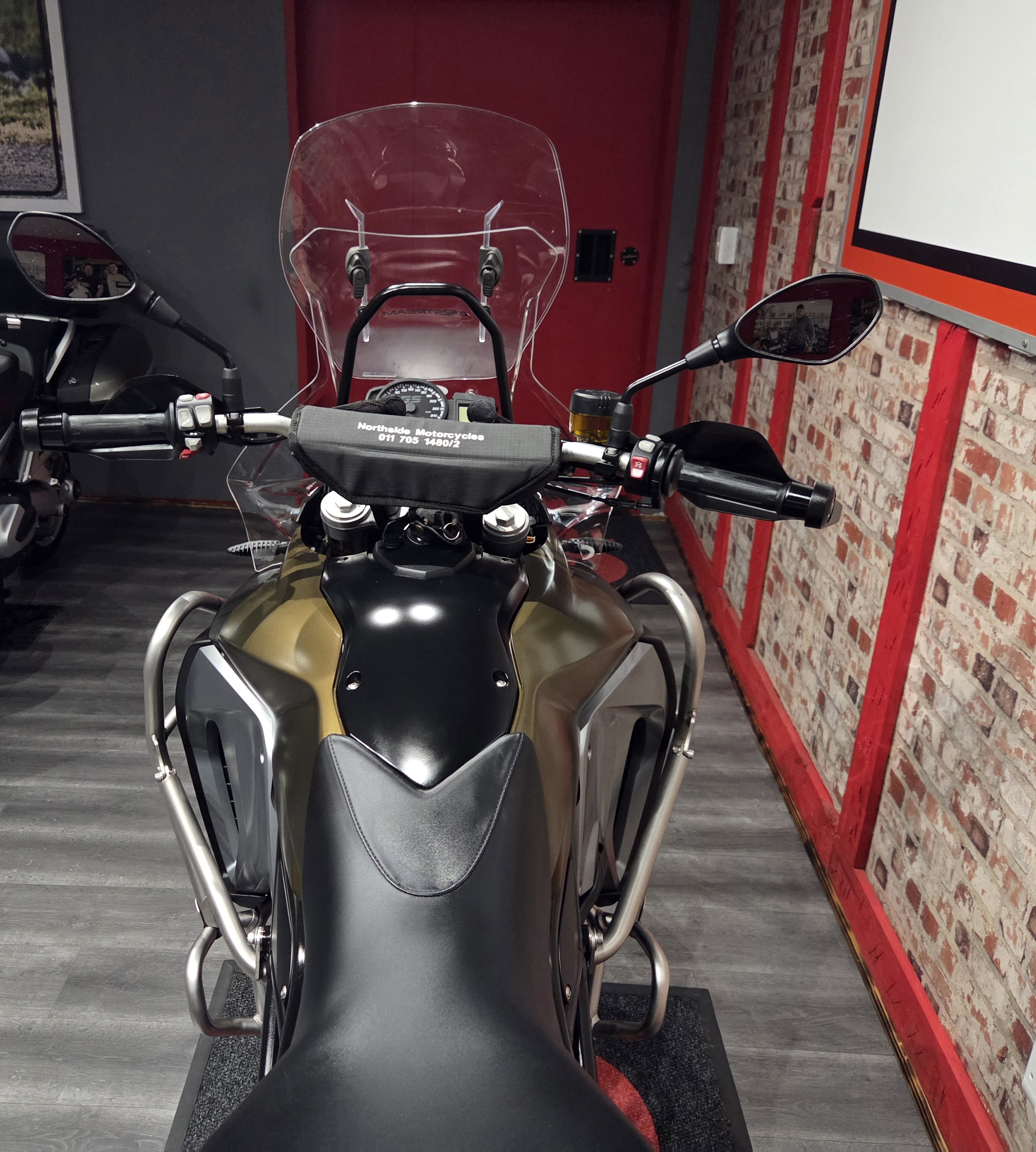 SOLD TO CLIENT FROM CALVINIA - 2016 BMW GSA 800, ONLY 33500km, 1 OWNER BIKE, KALAMATA, TOP BOX — photo 11