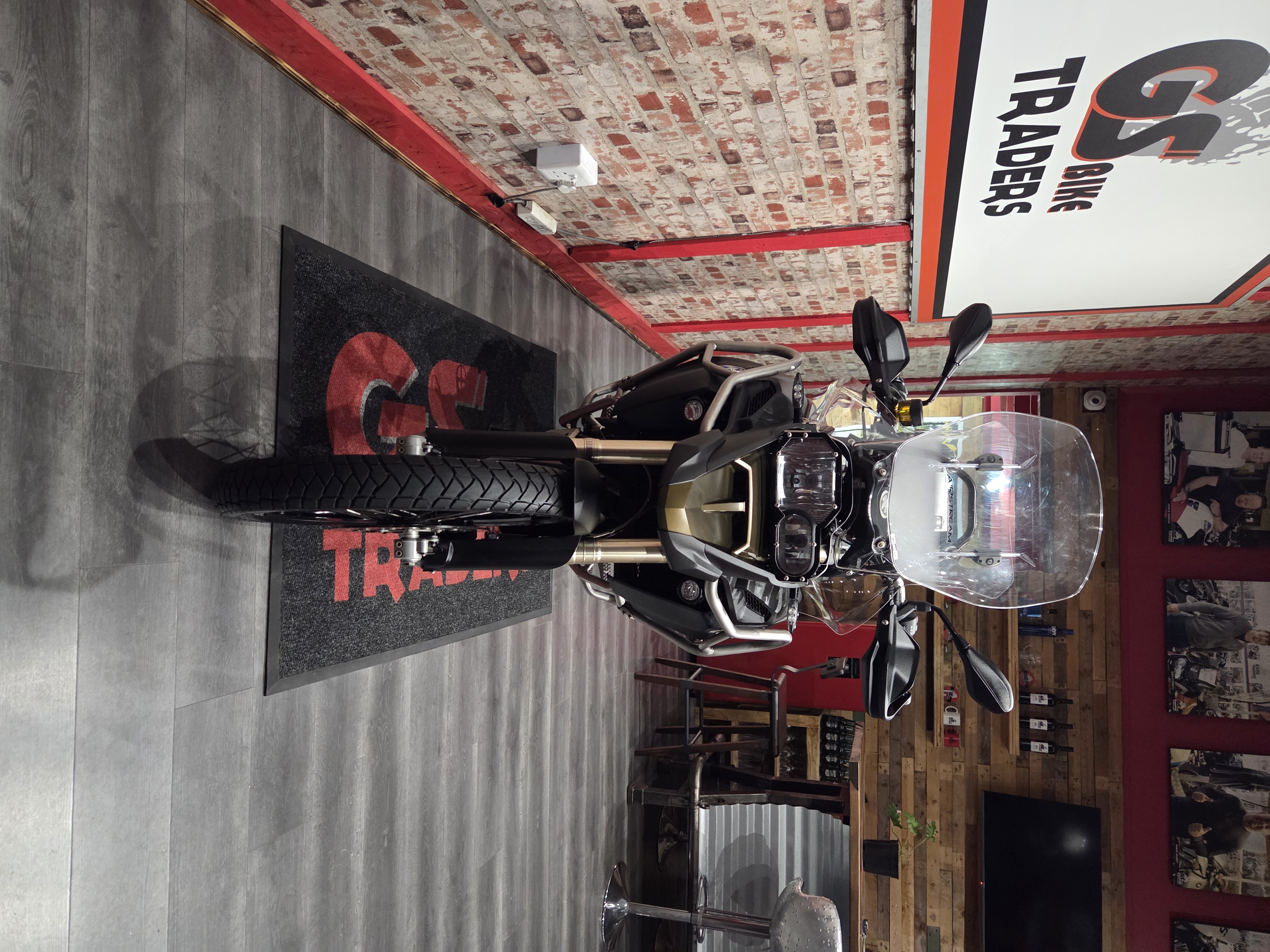 SOLD TO CLIENT FROM CALVINIA - 2016 BMW GSA 800, ONLY 33500km, 1 OWNER BIKE, KALAMATA, TOP BOX — photo 8