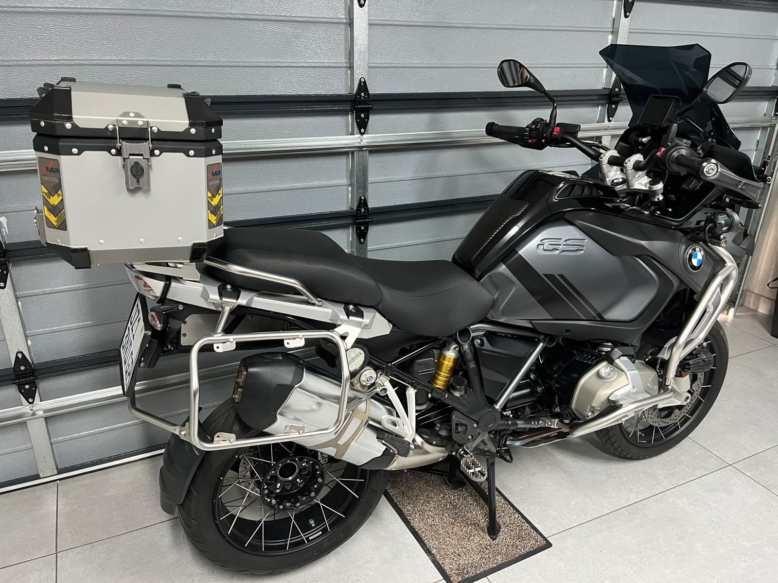 ARRIVING SOON - 2021 BMW GSA 1250, MU MODEL, TRIPLE BLACK, 719 OPTION, ONLY 25700km — photo 4