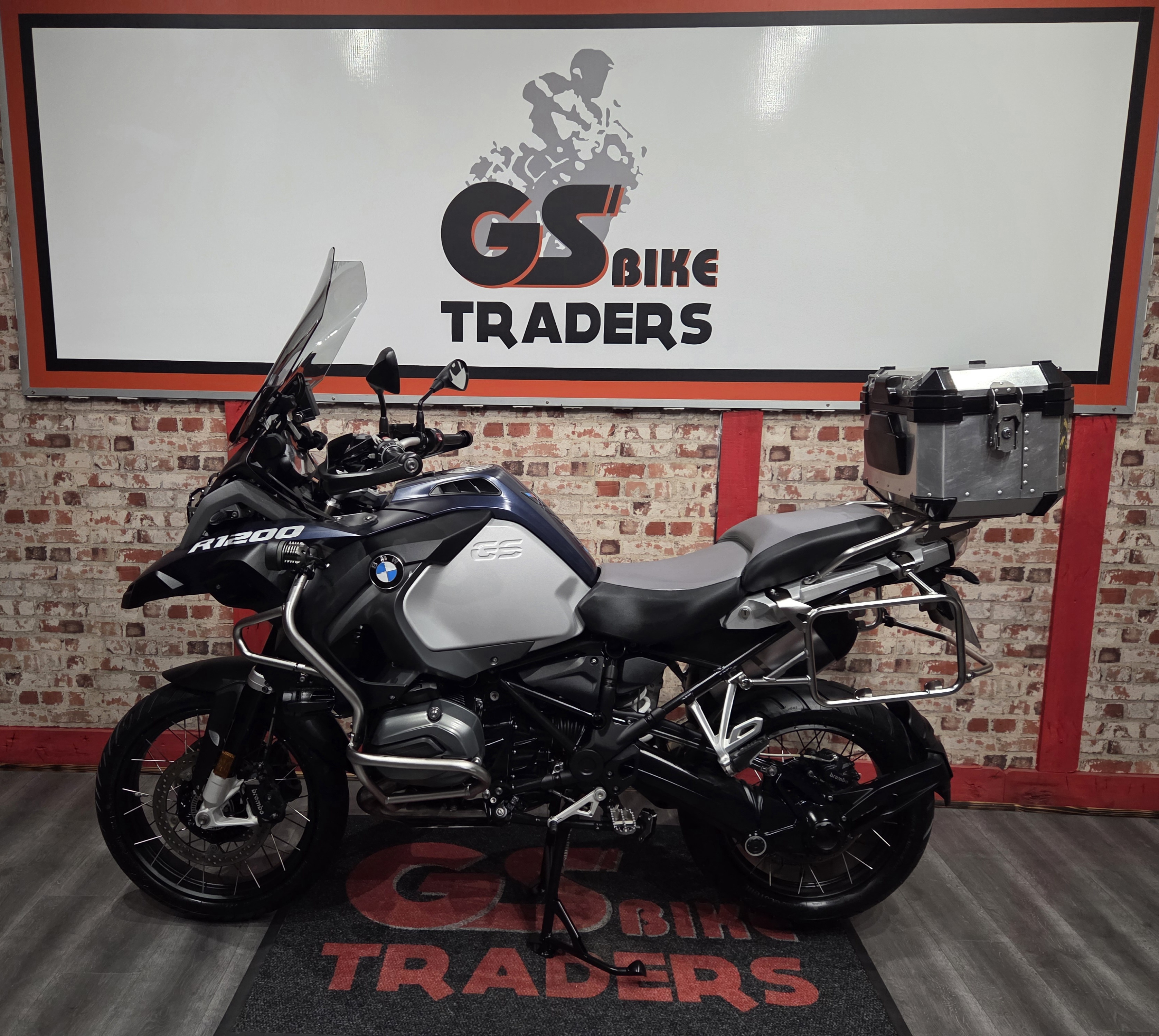  SALE PENDING - 2016 BMW GSA 1200, ONLY 33500km, with top box 